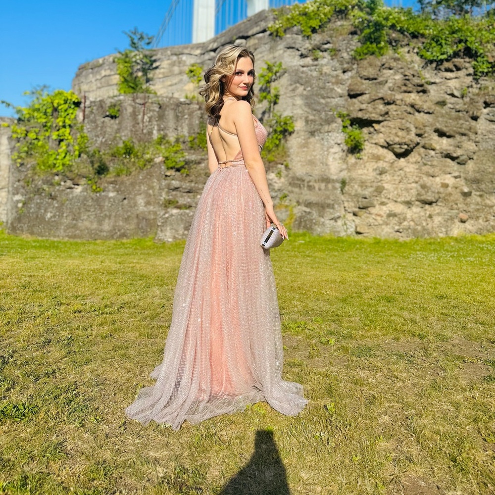 Beautiful dusty rose dress, Size 0, only worn once.